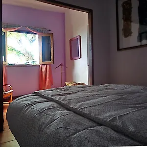 https://la-casa-violeta-muy-cerca-del-aeropuerto-tenerife-norte.tenerifehoteles.net